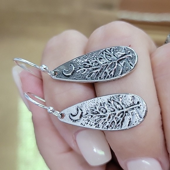 Hand Crafted Jewelry - 🔥LAST PAIR🔥 Lure of the Forest Drop Earrings